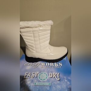 36.    Easy Street Cream Winter Boots